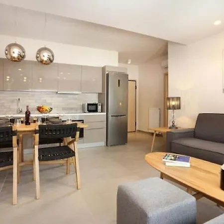 Fivos Luxury Apartment
